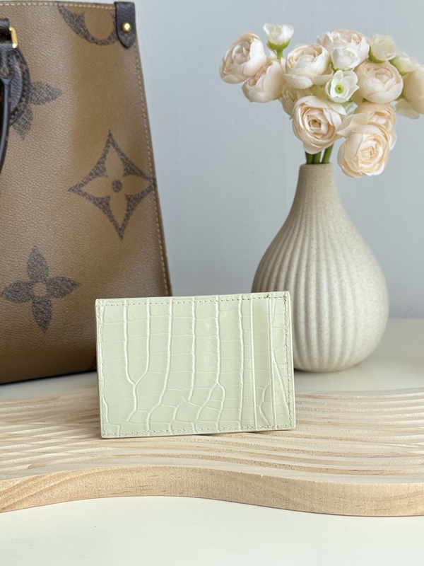 イヴサンローラン財布背面デザイン